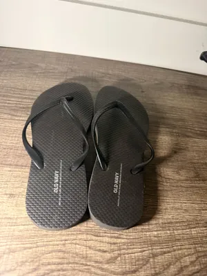 Old Navy Flip-Flops Black thumbnail 2