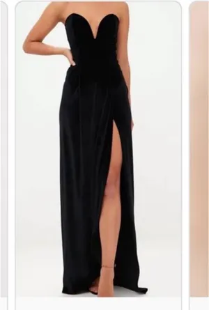 Pretty Little Thing Velvet black long dress thumbnail 2