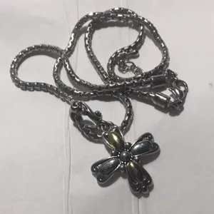 Premier Designs Cross Clover Flower Necklace Silver tone 20" thumbnail 2