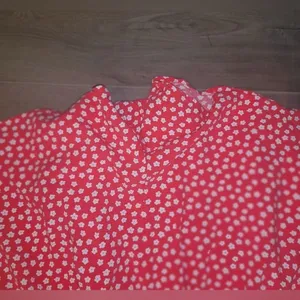 Hollister Floral Print Romper Smocked Open Back With Pockets size small thumbnail 6