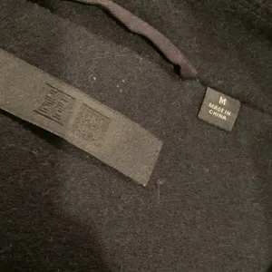 Uniqlo winter black peat coat jacket wool w/ 4 pockets 2 inside pockets size M thumbnail 2