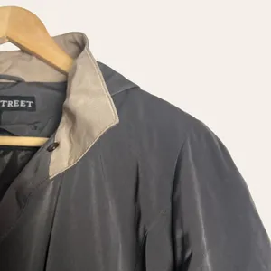 Fleet Street Vintage Women’s Olive Green Long Hooded Trench Rain Coat Size 12P thumbnail 2