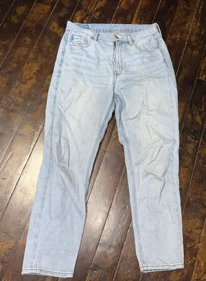 American Eagle distressed size 6 normcore mom jeans thumbnail 1