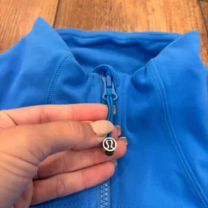 Lululemon Forme Jacket Cuffins Cornflower Blue W4B78S Women's Size 4 $108 EUC thumbnail 3