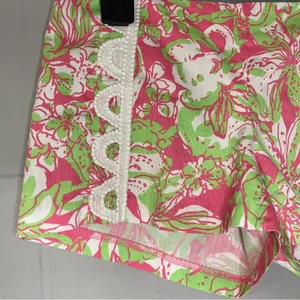 Lilly Pulitzer Liza Shorts in Hotty Pink Forgot My Trunks Pattern Women’s Size 4 thumbnail 2