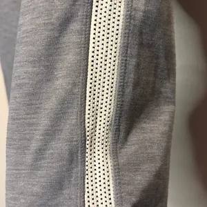 Athleta High Rise Chaturanga Leggings Heathered Grey White Side Stripe Size M thumbnail 6