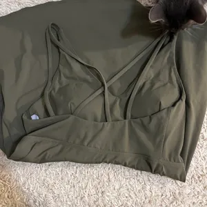 Dress Size Medium thumbnail 5