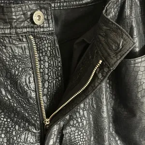 Vintage Guess Jeans 1990s Black Crocodile Embossed Faux Leather Pants Size 33 thumbnail 8