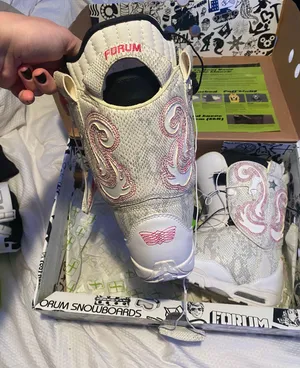 Snowboard Boots White Size 8 thumbnail 2