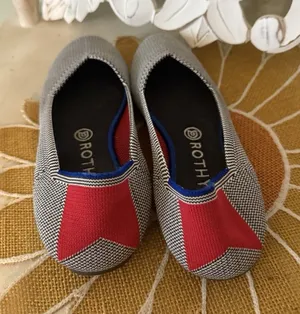 Rothy's The Point Women Size 8‎ Black White Excellent Knit Sustainable Flats thumbnail 1