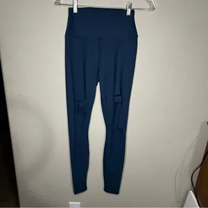 Alo Blue Ripped Warrior High Rise Yoga Leggings‎ thumbnail 6