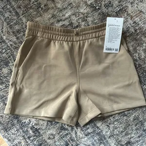 Lululemon NWT Softstreme High-Rise Short 4" Filbert Tan thumbnail 2