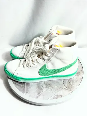Nike Blazer Mid ’77 Chenille Swoosh Green Fade Sneakers Women’s 8.5 thumbnail 2