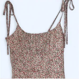 Princess Polly floral romper  thumbnail 3