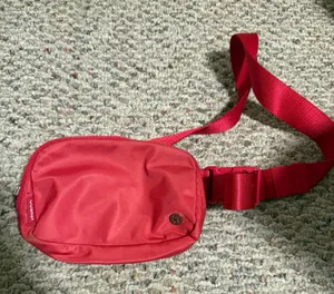 Lululemon Everywhere Belt Bag *1L Fuchsia Pink Red Crossbody Adjustable thumbnail 1