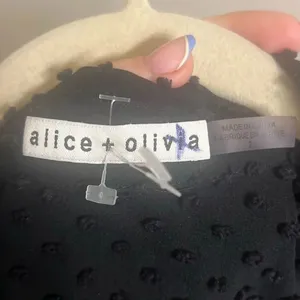 ✨Alice + Olivia Roseann Silk Blend Crop Black Sz 2 Top✨ thumbnail 5