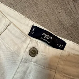 •Hollister• White High Rise Skinny Jeans thumbnail 5