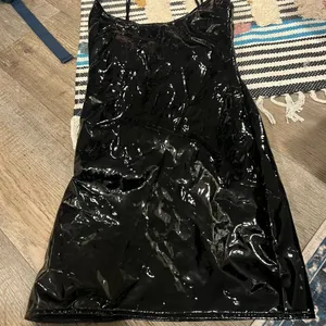 Oh polly size 4 black dress thumbnail 1