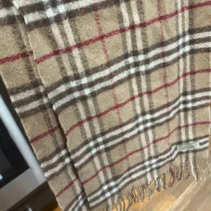 Burberry cashmere shimmer scarf woman’s thumbnail 3