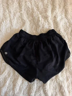 Lululemon Hotty Hot Shorts 2.5" thumbnail 2