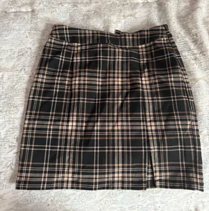 Garage Skirt Plaid thumbnail 1