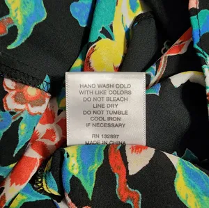 Rose & Olive Sleeveless Floral Blouse Size Medium thumbnail 6