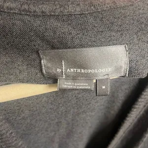 ✨Anthropologie Rocio Surplice Grey Sz Medium Top✨ thumbnail 10