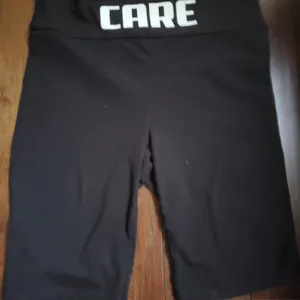 Running outfit size medium, fashionnova shorts and puma work out top thumbnail 2