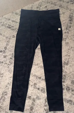 Vuori Women's Daily Joggers Leggings Camo VW323 thumbnail 1