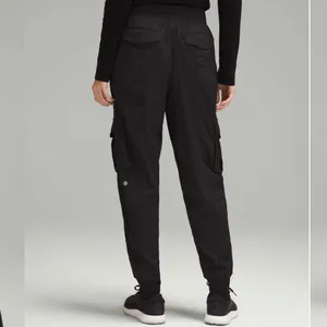 LULULEMON Dance Studio Relaxed-Fit Mid-Rise Cargo Jogger In‎ Black Size Large thumbnail 2