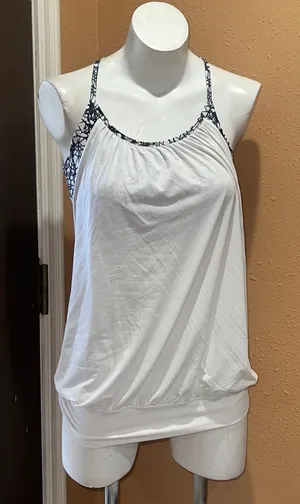 Lululemon tank top thumbnail 1