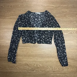 Elodie Womens M Floral Crop Top Black White Daisy Long Sleeve Rayon Cottagecore thumbnail 6