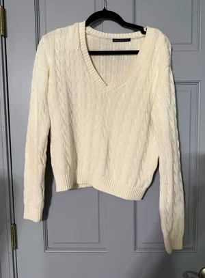 Brandy Melville Cream Cable V-Neck Sweater size estimated thumbnail 1