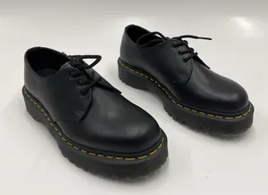 Dr Martens smooth leather oxfords- men’s 7/woman’s 8 thumbnail 3