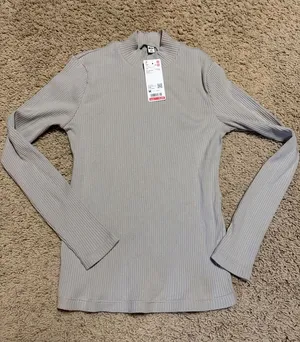 Uniqlo Ribbed Mock Neck Long-Sleeve Top - Light Gray thumbnail 1