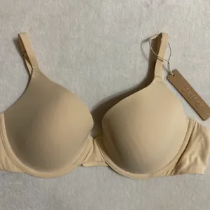 SKIMS T-Shirt Bra 36B thumbnail 2