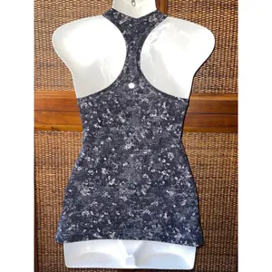 Lululemon thumbnail 2