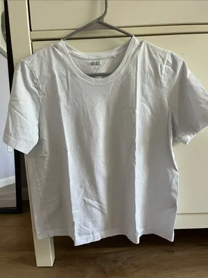 Uniqlo Tee thumbnail 1
