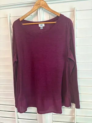 Old Navy‎ Burgundy Top Size XL thumbnail 1