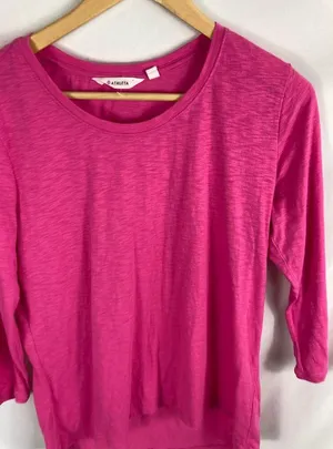 Athleta Asana 3/4 Top in Paradise Pink Size Medium thumbnail 2
