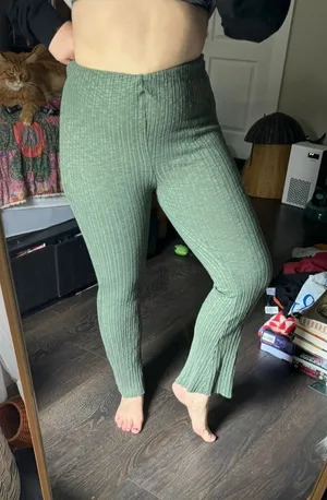 Urban Outfitters Women’s Medium Green Pull on Ribbed Pants thumbnail 1