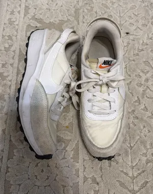 nike tennis shoes  thumbnail 1