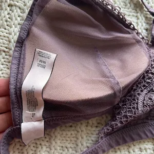 Victoria's Secret bra thumbnail 3