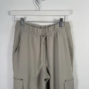 Lululemon Relaxed Mid Rise Cargo Pants Raw Linen Travel Gorpcore Utility Women 4 thumbnail 3