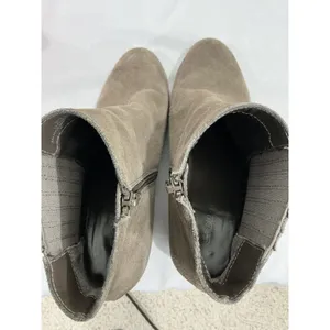 Womans Crown Vintage Ryder Taupe Suede Block Heel Zipper Ankle Boots 9 M thumbnail 6