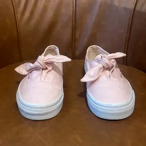 VANS Chalk Pink Knotted Sneakers $90 EUC Wmn 8; Men 6.5 thumbnail 3