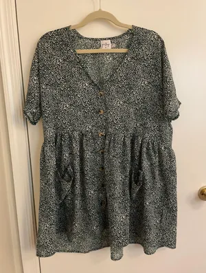 Dress thumbnail 1