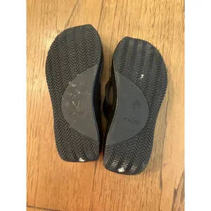 Volatile Women’s Black Thong Wedge Slip-On Sandals Logo Accent US 7.5 thumbnail 6