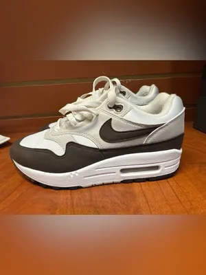 Nike Air Max 1 Black White Retro Sneakers Youth Size 5Y thumbnail 2
