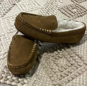 UGG Slippers thumbnail 1